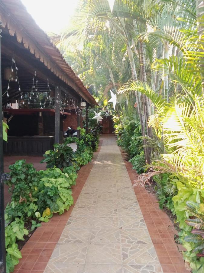 Sea Breeze Inn, Calangute Goa Екстериор снимка